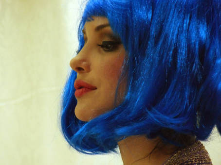 Dos peculiares intrusas nos divertirán con sus reportes sobre la semana de la moda