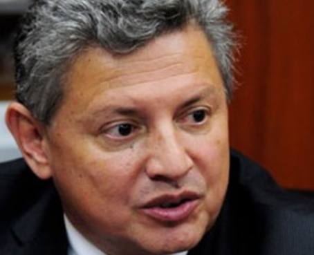 Acusan a Pedro Delgado por delito contra la fe pública