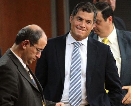 Se declara improcedente la casación del caso El Universo