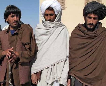Talibanes llaman a la guerra santa tras publicación de polémicas fotos