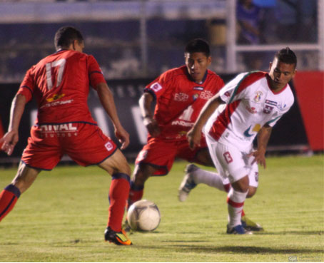 El Nacional rescató un punto del Reina del Cisne
