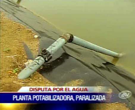 Toma ilegal de agua causa problemas en Santa Elena