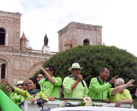 Correa recorrió Cuenca en busca de votos