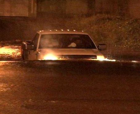 En Santo Domingo las lluvias causan inundaciones y daños en casas