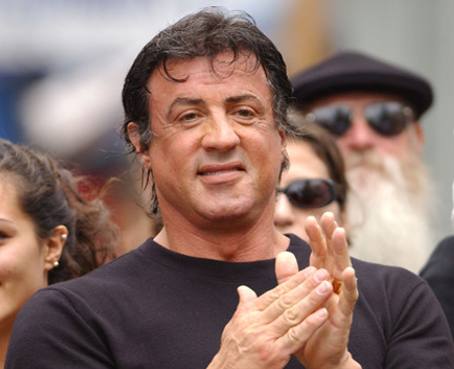 Sylvester Stallone está a favor de control de armas en EE.UU.