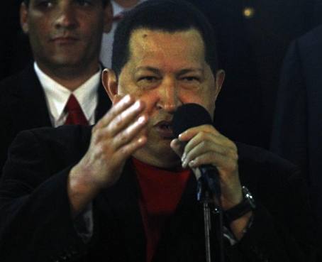 Chávez retira a su embajador de Paraguay y le suspende el envío de petróleo
