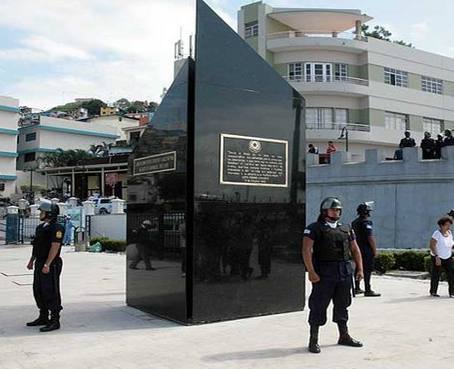 Nebot arremete contra jueces del caso monumento a Febres Cordero