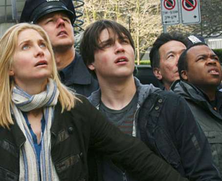 A partir de las 14h00, este martes, estreno de V: Los Visitantes en Guayaquil y Región Centro-Sur