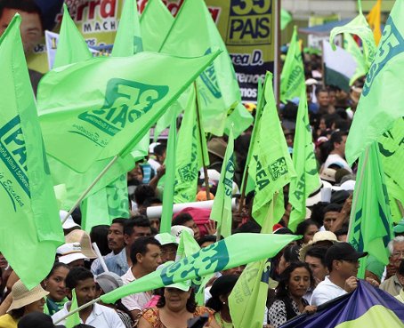 Ministros y exfutbolistas figuran en la lista de asambleístas de PAIS