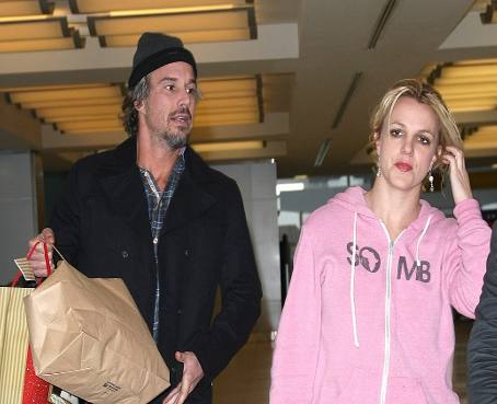 Britney Spears paga a ex prometido por su silencio