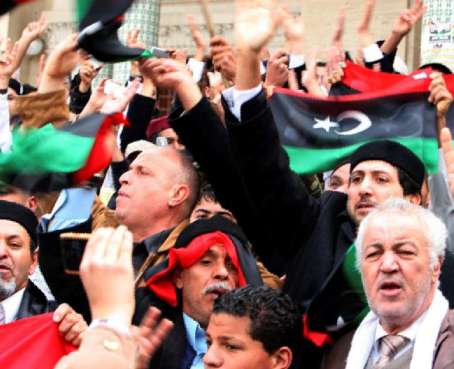 Libios celebran primer aniversario de revolución que acabó con régimen de Gadafi