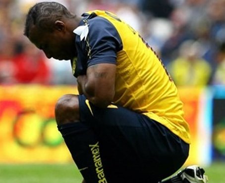 Paraguayo Edgar Benítez y brasileño Silva derrotan al América de &#039;Chucho&#039; Benítez