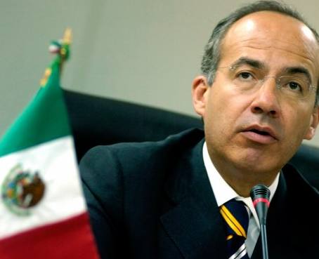Calderón quiere cambiar el nombre oficial de México