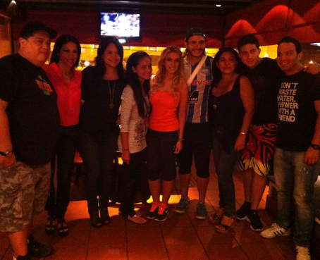 Dos ganadores disfrutaron de una inolvidable cena junto al elenco de El Combo Amarillo