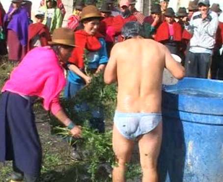 Justicia indígena castigó a infieles en Colta