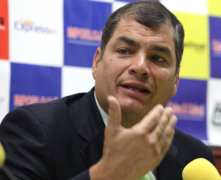 Correa justifica otorgamiento de asilo a Julian Assange