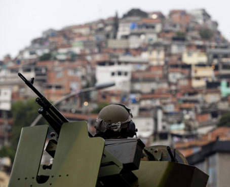 Policía ocupa una favela de Río de Janeiro tras matanza de seis adolescentes