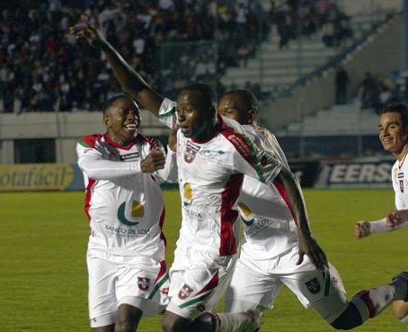 'Chunchi' Quiñónez le amarga la noche a Liga que se va derrotado de Loja