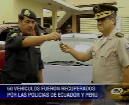 Policía de Ecuador y Perú recuperan más de 70 vehículos robados