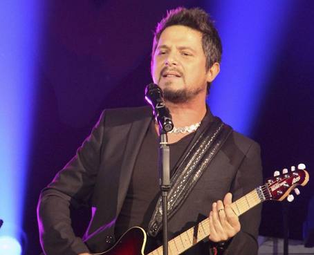 Alejandro Sanz recibe disco de oro en Hollywood por &#039;La música no se toca&#039;