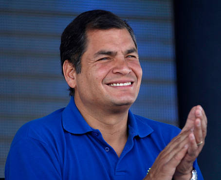 Correa pide luchar por un mundo de paz y tolerancia