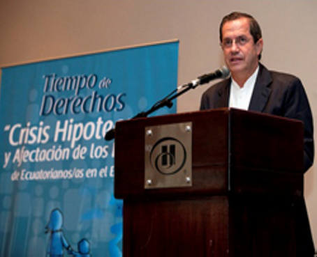 Patiño muestra su preocupación por los ecuatorianos afectados por hipotecas