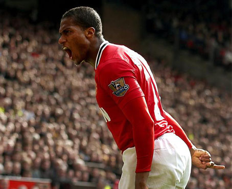 Valencia presente en la victoria del United ante el Swansea; se aferra a la Premier League