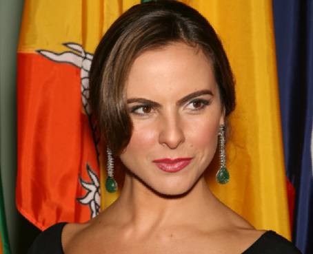 Kate del Castillo asegura que tiene 'mucho amor para dar'