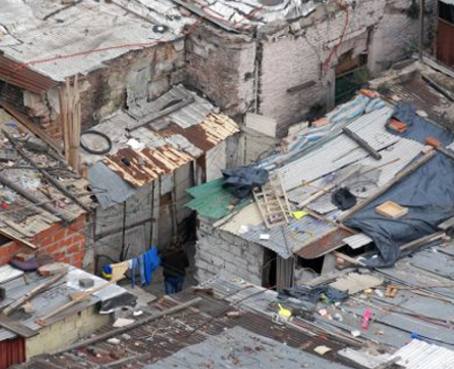 Pobreza en Latinoamérica bajó en 8 millones, hasta 168 millones personas en 2011
