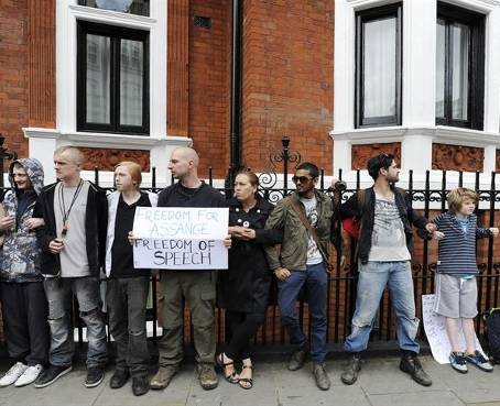 Londres dice que la decisión sobre Assange &#039;no variará&#039; su postura
