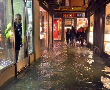 Más de la mitad de Venecia inundada