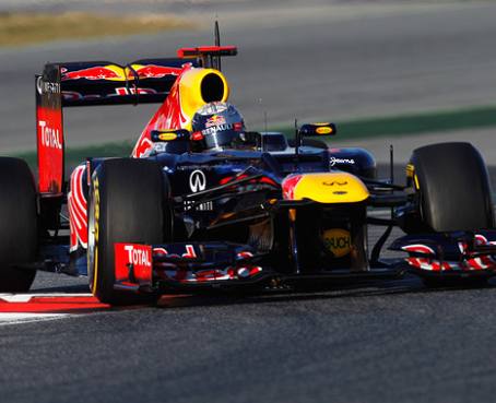 Red Bull presenta nuevo coche RB9 que competirá en el Mundial de 2013