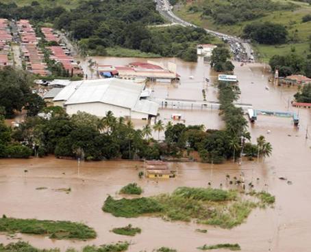 Aumentan a 5 los muertos por fuertes lluvias en Panamá