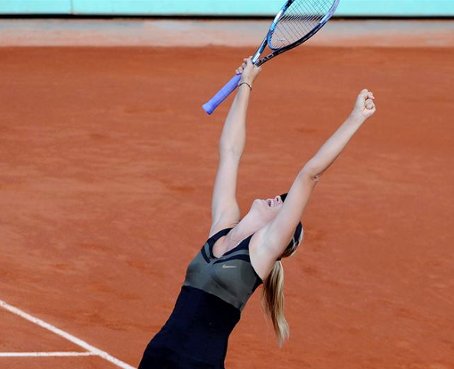 Sharapova recupera el nº1 y jugará su primera final en Roland Garros