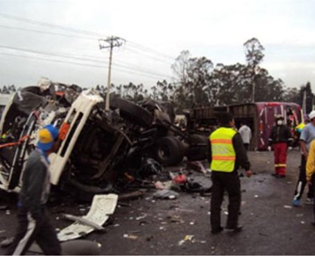 Otras siete personas mueren en un accidente de tránsito en Quito