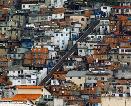 Narcos brasileños dejarán de vender crack en sus favelas