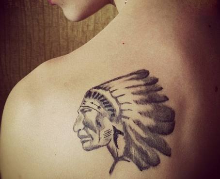 Justin Bieber dedica nuevo tatuaje a su abuelo