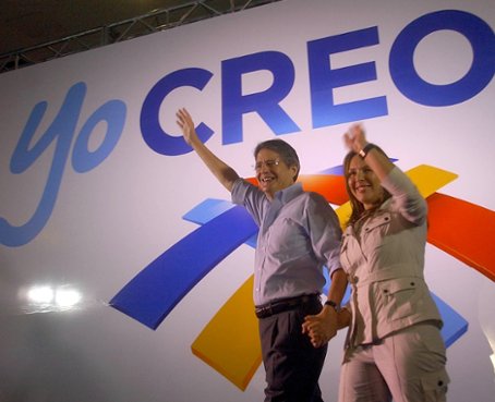 Guillermo Lasso se afilia al movimiento CREO y critica al Gobierno