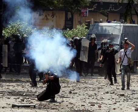 70 heridos en choques cerca de Embajada de EE.UU. en El Cairo