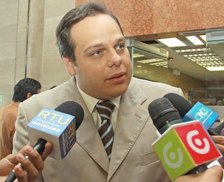 Andrés Roche renuncia como asambleísta para dirigir empresa de tránsito
