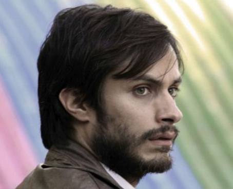 Gael García Bernal cree que los latinos ya no ven posibles nuevos absolutismos