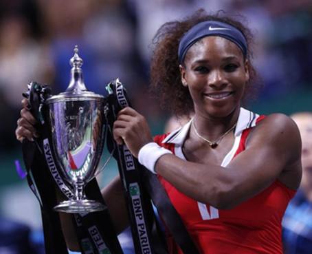 Serena vence a Sharapova y se convierte en maestra por tercera vez