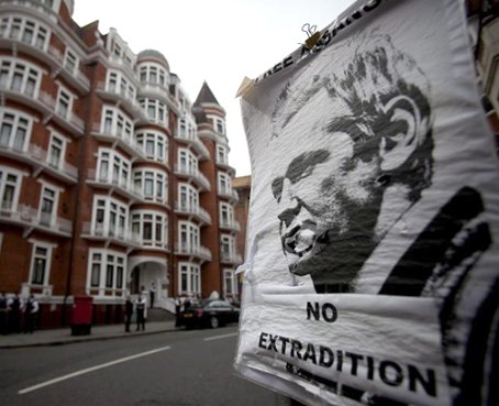 CPJ y Yoani Sánchez califican de &#039;irónico&#039; y &#039;paradójico&#039; el asilo para Assange