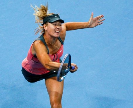 Sharapova, Azarenka y Li acceden a cuartos de final en Pekín