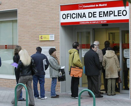 El desempleo alcanza nuevo récord en España en espera de nuevos ajustes