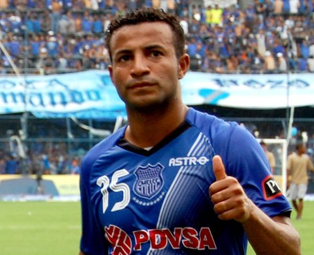 Pedro Quiñónez no jugará mañana en Loja