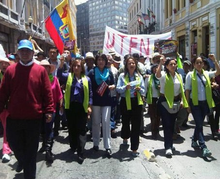 En Quito también se realiza una marcha en respaldo al Gobierno
