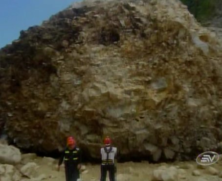 Continúan las tareas para rescatar cuerpos de dos mineros en Otavalo