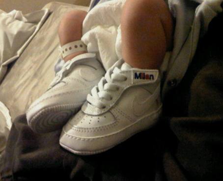 Gerard Piqué colgó en Twitter una foto con los pies de su bebé