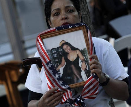 Obama y su esposa guardan un minuto de silencio en el aniversario del 9/11